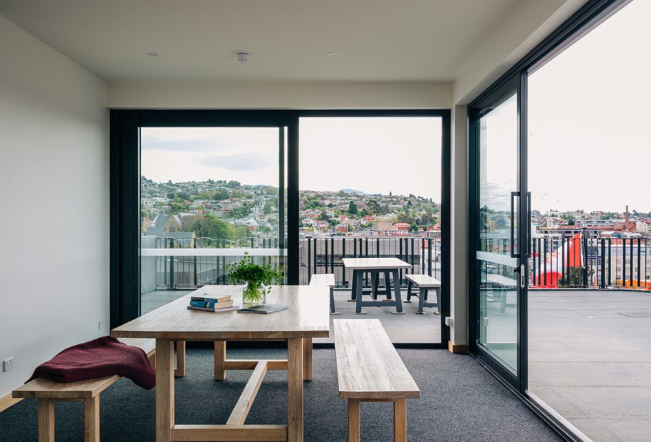 Futureline 994TB Slider_Gallery_1 Image of Capral - Doors - Sliding - Futureline 994TB