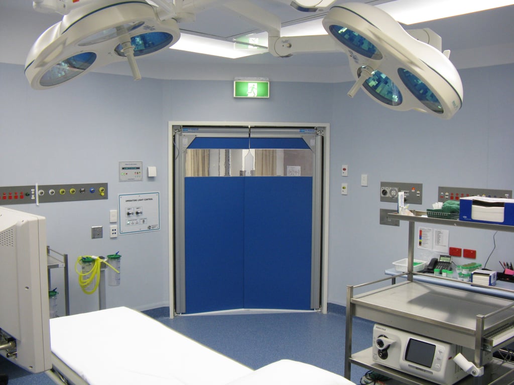 Coldshield_2400 Series_hospitalinstall.jpg Image of Door Swing Coldshield FlexiblePVC 2400Series Single Frame