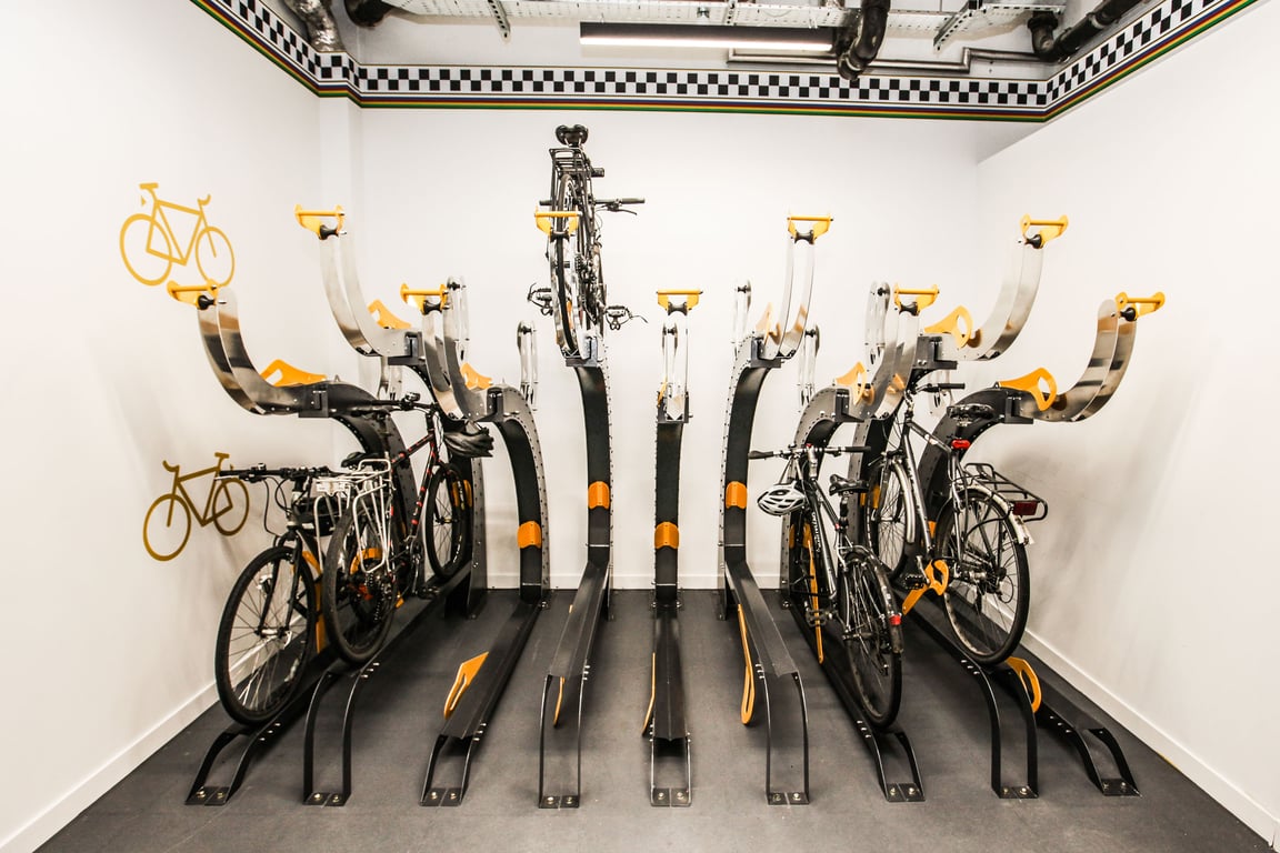 FiveAtHeart_ArcSingleSidedStaggered_1.jpg Image of Rack Bicycle FiveAtHeart Arc SingleSided Staggered