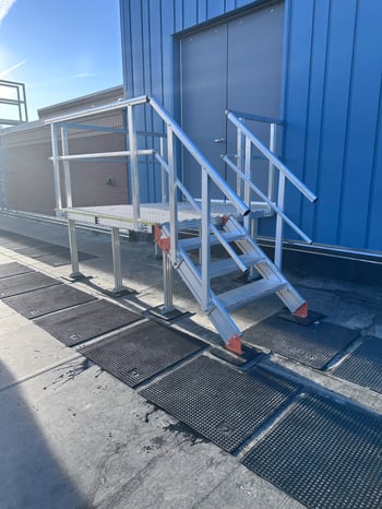 20241212_202923808_iOS.jpg Image of Stair Modular KattsafeUSA Platform RightExit