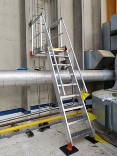 7-Nov 20 2019 05_58am-2412.jpg Image of Ladder Ship KattsafeUSA WithPlatform