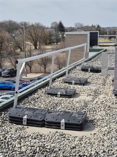 db81997e-cd33-44f5-b46b-276246276e30.jpg Image of Guardrail NonPenetrating KattsafeUSA Stackable InLine